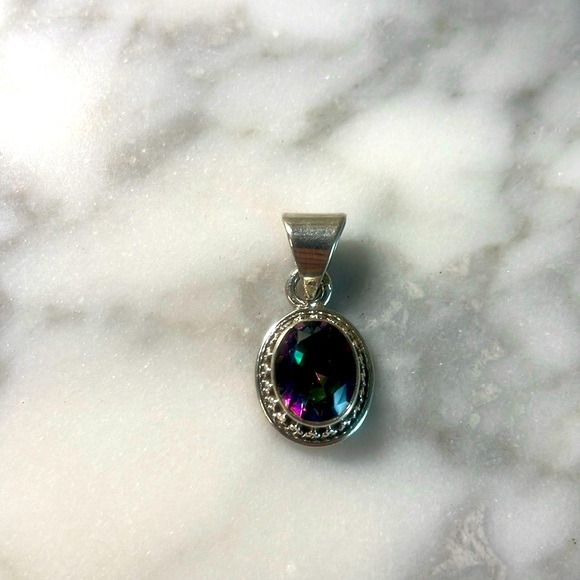 77gems Jewelry - Mystic topaz 925 sterling silver pendant